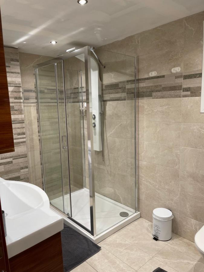 Luxury With Sauna And Free Parking Near Acropolis Athena Bagian luar foto